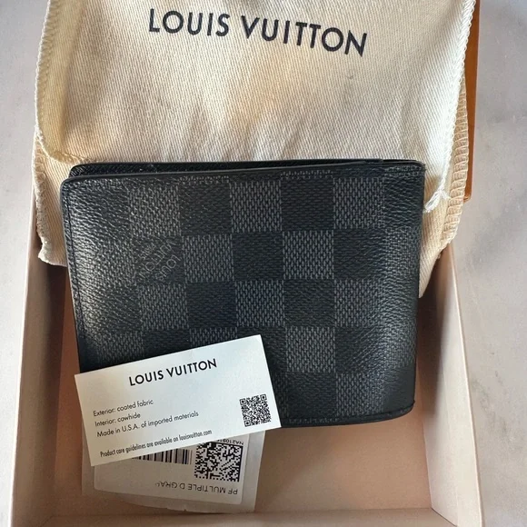 Louis Vuitton Black Leather Wallet - Picture 4 of 6